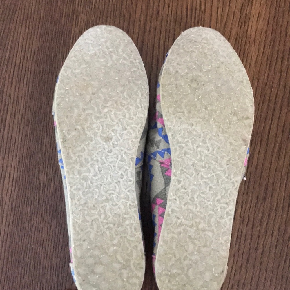 TOMS - Picture 4 of 4